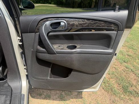 Used 2013 Buick Enclave Leather FWD image 15