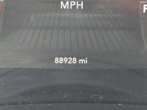 Used 2016 Dodge Challenger SXT Plus image 22