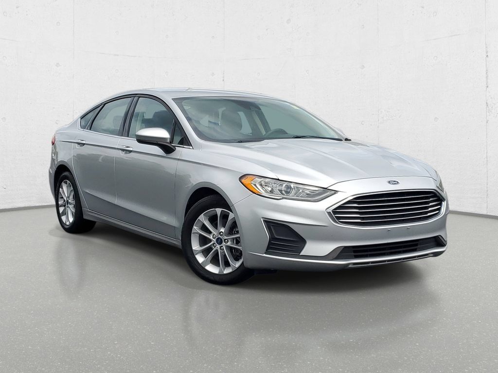 Used 2019 Ford Fusion SE FWD image 2