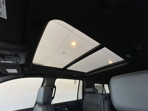 Certified 2023 Chevrolet Suburban RST w/ Luxury Package image 26