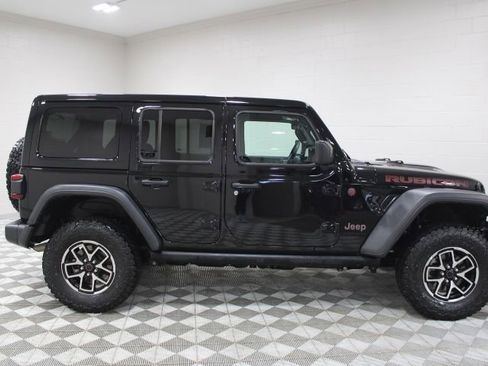Used 2025 Jeep Wrangler Unlimited Rubicon image 14