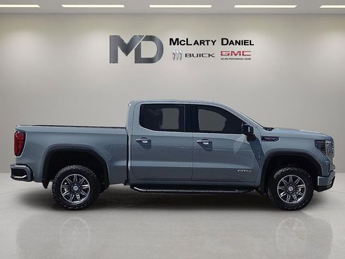 Used 2024 GMC Sierra 1500 AT4 w/ Technology Package AWD/4WD image 6