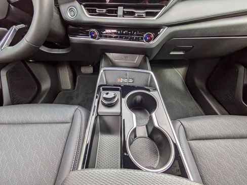 Used 2026 Chevrolet Equinox LT w/ Convenience Package II AWD/4WD image 19