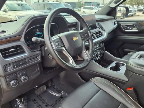 Used 2024 Chevrolet Suburban Premier image 10