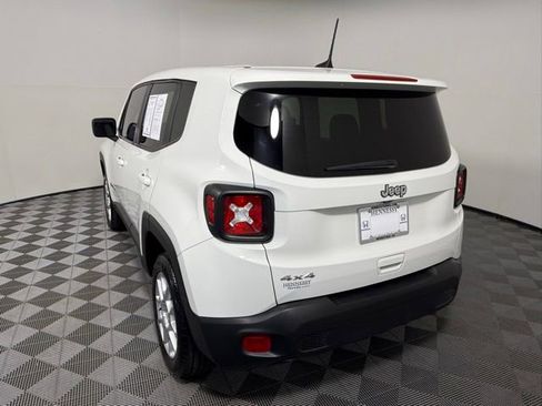 Used 2023 Jeep Renegade Latitude image 4