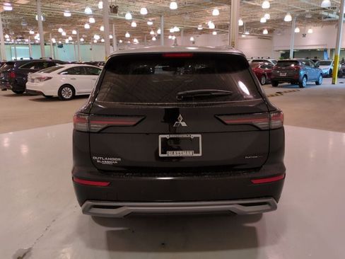 New 2025 Mitsubishi Outlander SEL image 5
