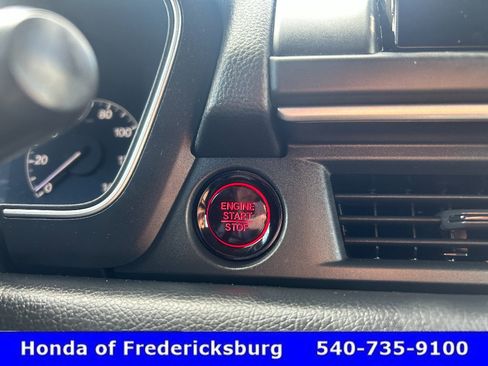 Used 2024 Honda Pilot Touring image 18