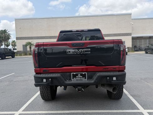 Used 2025 GMC Sierra 2500 AT4X AWD/4WD image 23