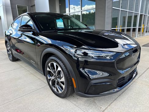 Certified 2025 Ford Mustang Mach-E Select AWD/4WD image 10