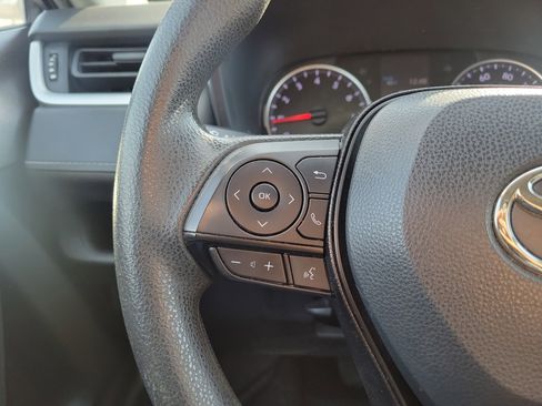 Used 2021 Toyota RAV4 LE image 22