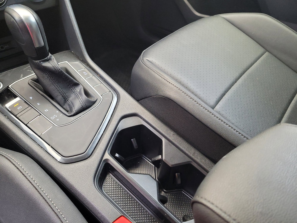 Used 2020 Volkswagen Tiguan SE w/ Panoramic Sunroof Package FWD image 26