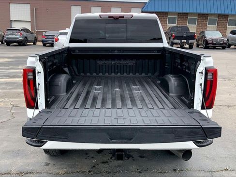 Used 2024 GMC Sierra 2500 Denali w/ Denali Reserve Package AWD/4WD image 4