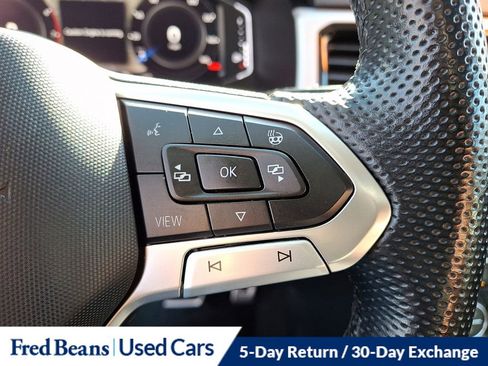 Certified 2022 Volkswagen Atlas SEL Premium image 24