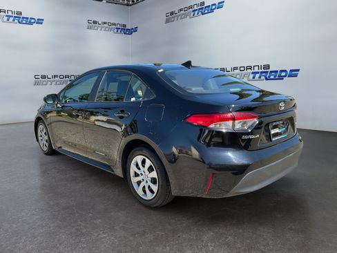 Used 2025 Toyota Corolla LE FWD image 7