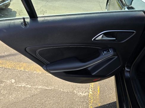 Used 2018 Mercedes-Benz CLA 250 4MATIC image 23