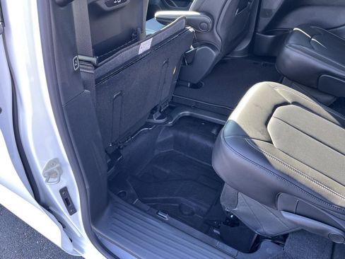 New 2026 Chrysler Pacifica Select image 47