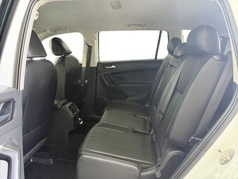Used 2023 Volkswagen Tiguan SE FWD image 16