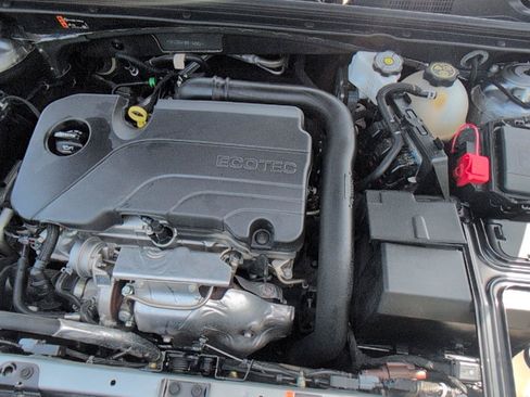 Used 2024 Chevrolet Malibu LT FWD image 14