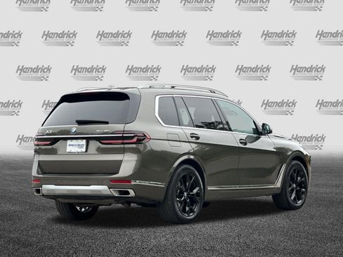 Used 2025 BMW X7 xDrive40i w/ Premium Package AWD/4WD image 5