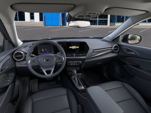 New 2026 Chevrolet Trax ACTIV w/ Sunroof Package FWD image 16