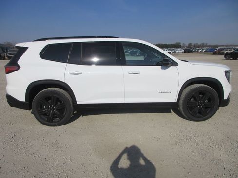 New 2026 GMC Acadia Elevation image 3
