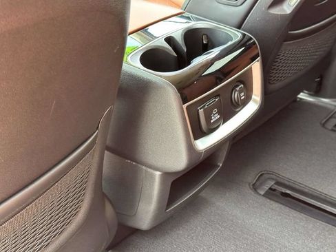 Used 2024 Kia Carnival SX FWD image 14