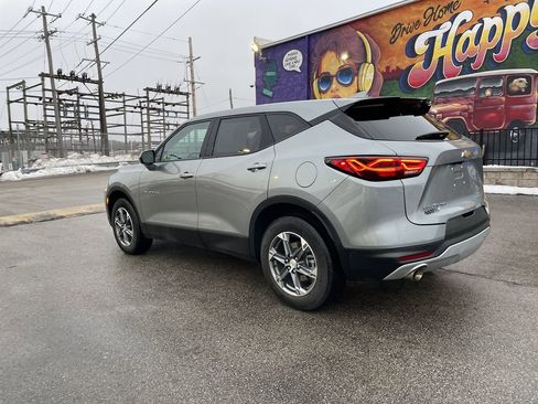 Used 2025 Chevrolet Blazer LT image 3