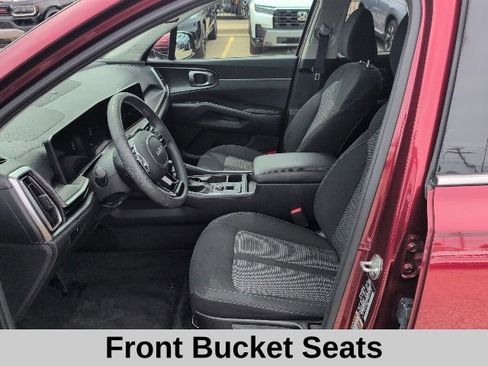 Used 2024 Kia Sorento LX FWD image 12
