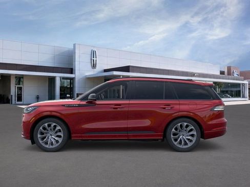 New 2026 Lincoln Aviator 2WD w/ Jet Appearance Package image 4