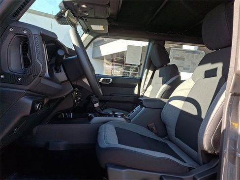 New 2025 Ford Bronco 4-Door image 9