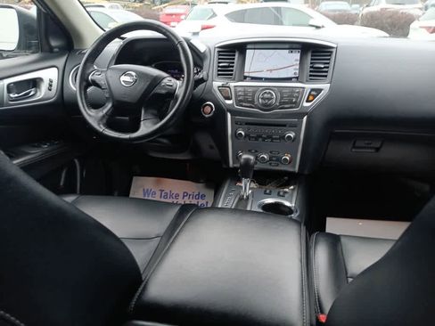 Used 2020 Nissan Pathfinder SL image 24