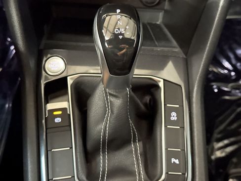 Used 2024 Volkswagen Tiguan SE R-Line FWD image 39