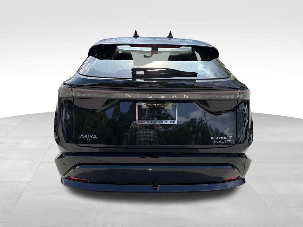 Used 2024 Nissan Ariya AWD image 7