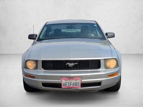 Used 2009 Ford Mustang Coupe RWD image 2