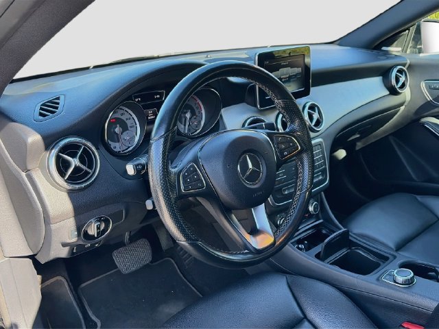 Used 2015 Mercedes-Benz CLA 250 4MATIC image 8