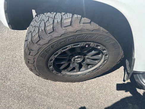 Used 2023 Toyota 4Runner SR5 Premium w/ Moonroof Package image 6