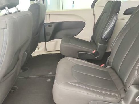 Used 2023 Chrysler Voyager LX FWD image 20