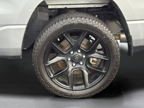 Used 2024 RAM 1500 Laramie AWD/4WD image 23