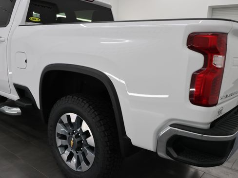Used 2022 Chevrolet Silverado 2500 LT w/ Convenience Package AWD/4WD image 31