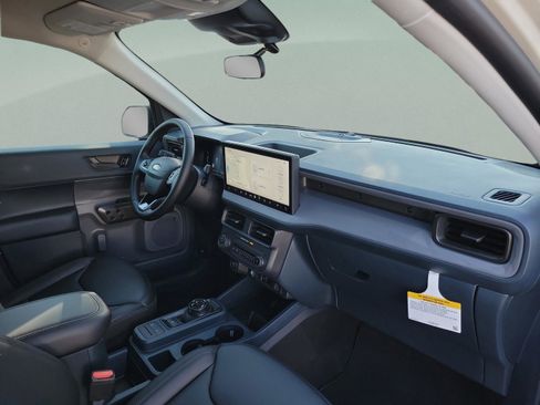 New 2025 Ford Maverick Lariat w/ Black Appearance Package image 30