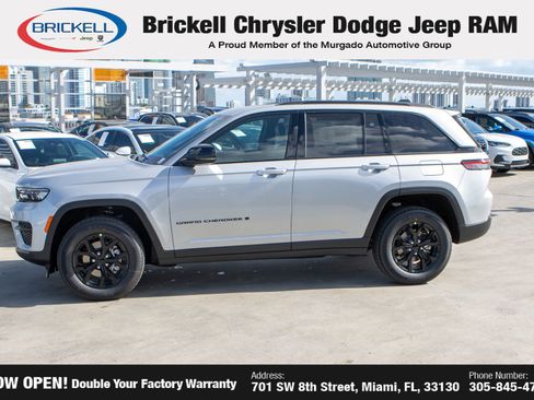 New 2025 Jeep Grand Cherokee Altitude image 8