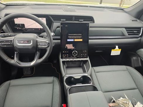 New 2026 GMC Terrain AT4 w/ Technology Package II AWD/4WD image 12