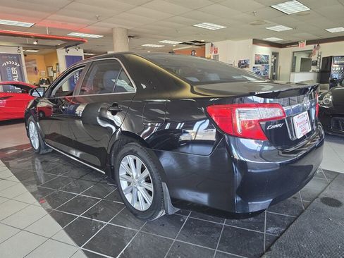 Used 2012 Toyota Camry XLE w/ Leather Pkg image 6