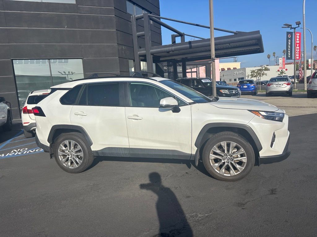 Used 2023 Toyota RAV4 XLE Premium FWD image 3