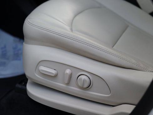 Used 2023 Buick Enclave Essence w/ Experience Buick Package image 22