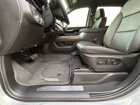 Used 2025 GMC Sierra 3500 SLT w/ SLT Premium Package image 31