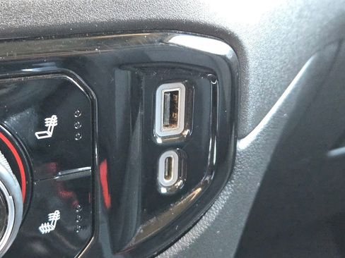 Used 2022 Chevrolet Silverado 1500 RST w/ Redline Edition image 17