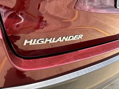 Used 2017 Toyota Highlander XLE FWD image 31