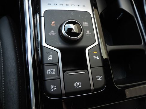 Used 2025 Kia Sorento SX Prestige AWD/4WD image 26