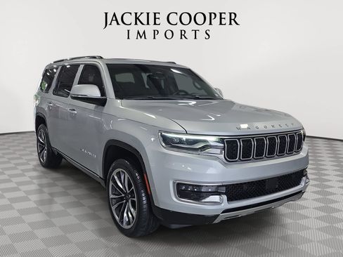 Used 2022 Jeep Wagoneer Series III w/ Premium Group I AWD/4WD image 3